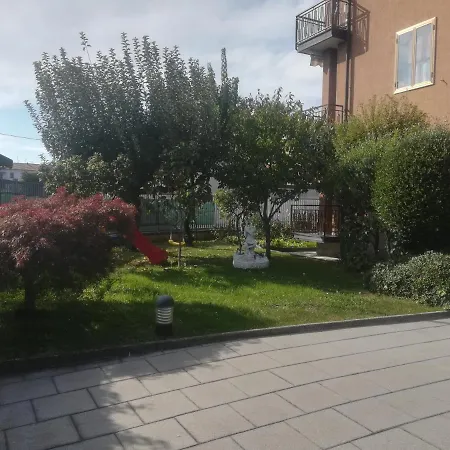 Nocleg ze śniadaniem Lo Smeraldo *